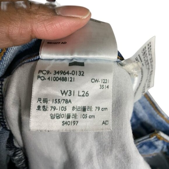 Levi's Women's Wedgie Straight Bridge of Bellflower Denim Jeans in Light Indigo - Picture 8 of 13